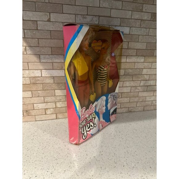 2010 50th Anniversary Doll Set Barbie and Ken, "She Said Yes" Together Again - Picture 3 of 4